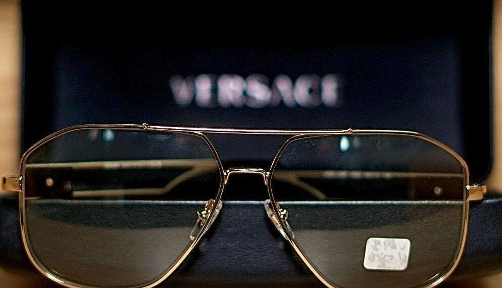 Lentes de la reconocida marca Versace, disponibles en Óptica Krystal