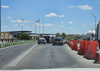 Detienen a presunto hijo de policía de Eagle Pass con cocaína en Puente Dos