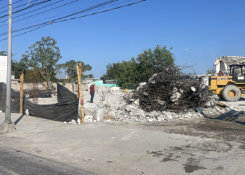 Demuelen edificio histórica tienda “Barato” para construir “Farmacia del Ahorro”
