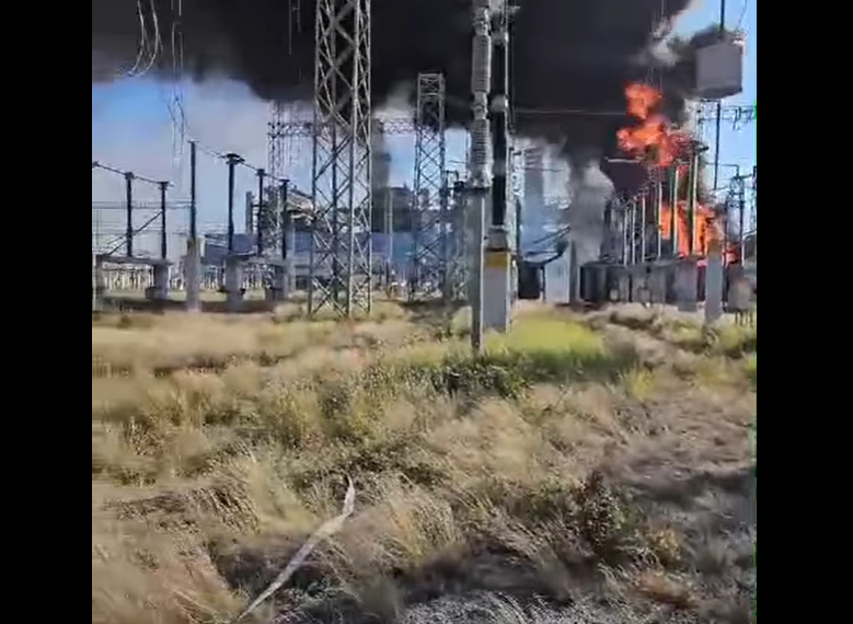 Fuerte incendio en termoeléctrica de Nava