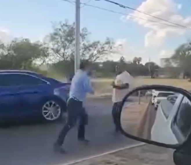 Se viraliza pelea entre traileros en fila de Puente Dos