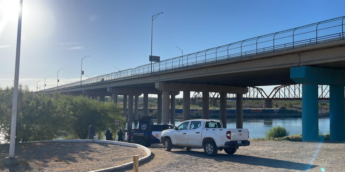 Migrante amenaza con lanzarse desde el Puente 2 al Río Bravo