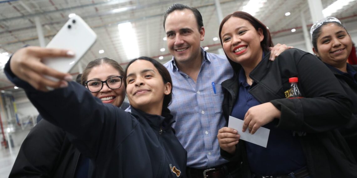 EN COAHUILA TRABAJAMOS EN EQUIPO POR LA ESTABILIDAD LABORAL: MANOLO