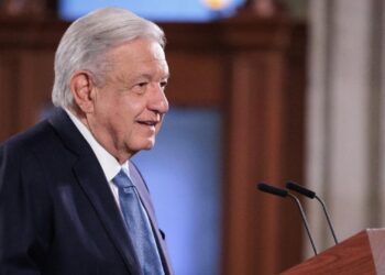 AMLO pausa relación con embajada de EU; “respetamos soberanía de México”, responde Ken Salazar
