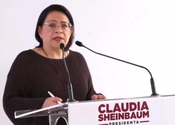 Nombra Sheinbaum a primera mujer en dirección de CFE