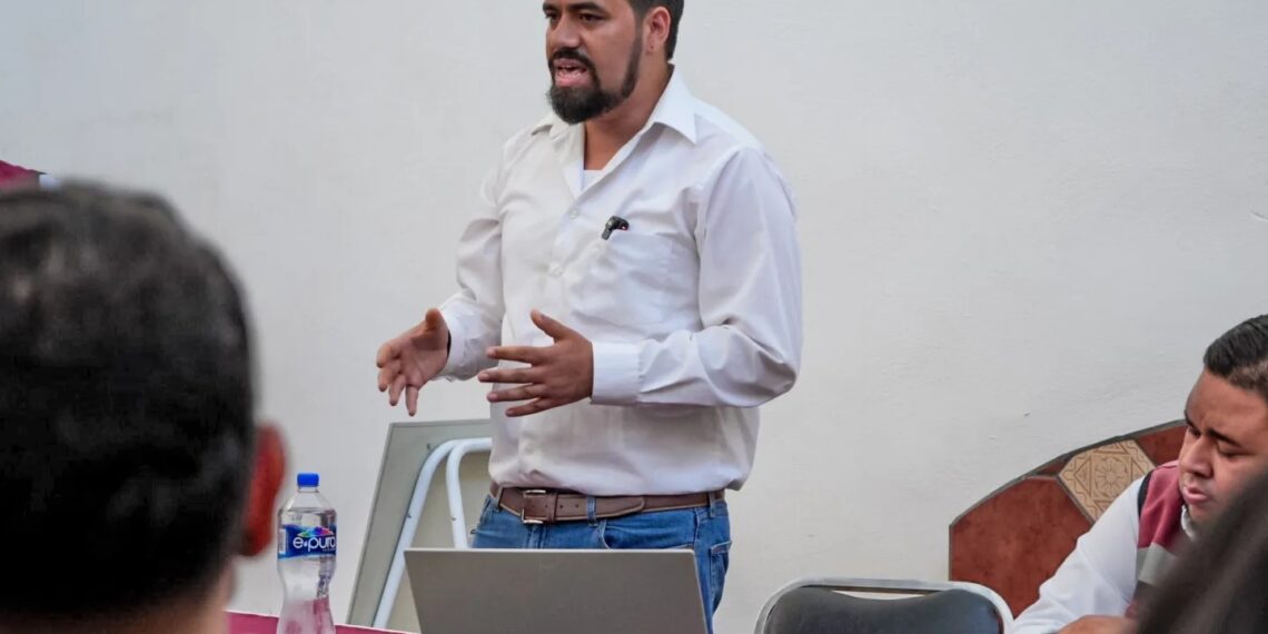 Acusa Líder estatal de MORENA que legisladores de oposición son controlados por el PRI; Alberto Hurtado cuestiona resultados de su dirigencia