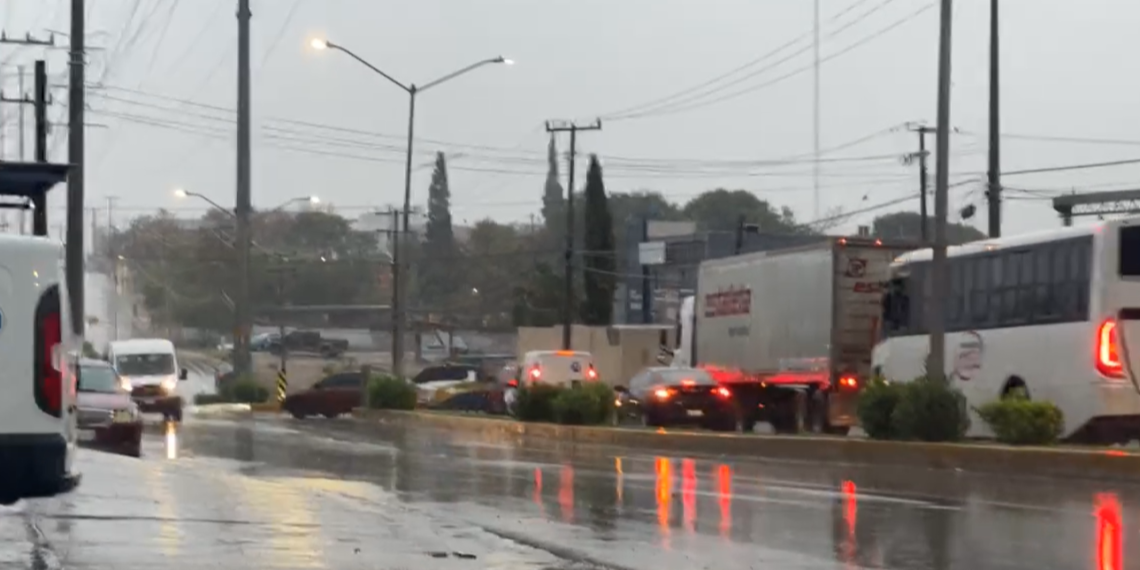 Cierre de vialidades en PN por lluvias este lunes