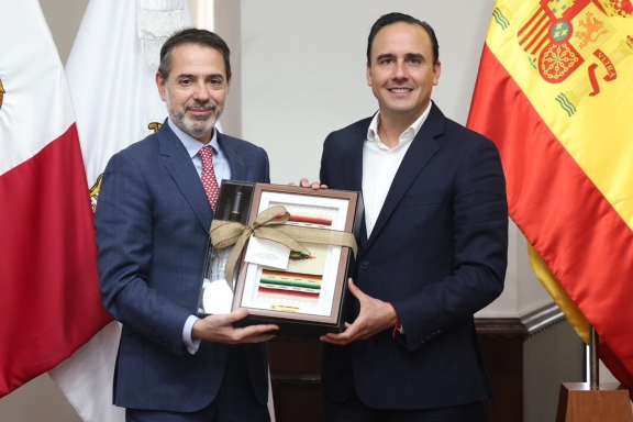 Grandes acuerdos entre el gobernador Manolo Jiménez y el embajador de España Juan Duarte