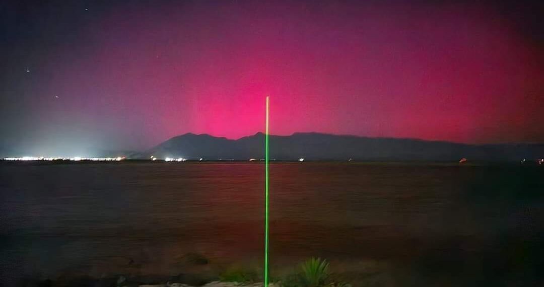 Sorprende aurora boreal cielo de Coahuila