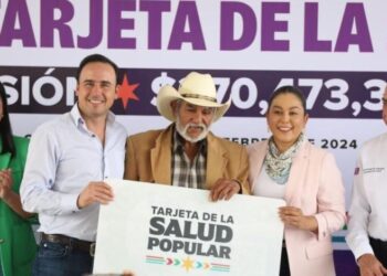 Inicia Manolo entrega de la Tarjeta de la Salud Popular en Coahuila