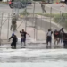Guardia Nacional de Tx dispara balas de goma a familias de migrantes con niños