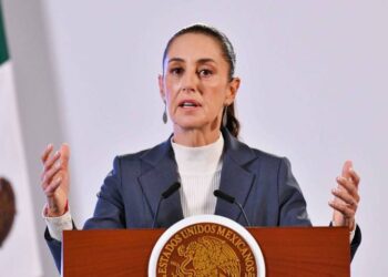Presenta Sheinbaum paquete de reformas de protección a mujeres