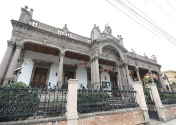 Librería Carlos Monsiváis funciona y lo seguirá haciendo con normalidad: SEDU