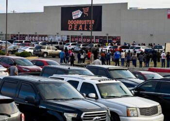 Inauguran este viernes tienda de liquidación Doorsbuster Deals en Eagle Pass