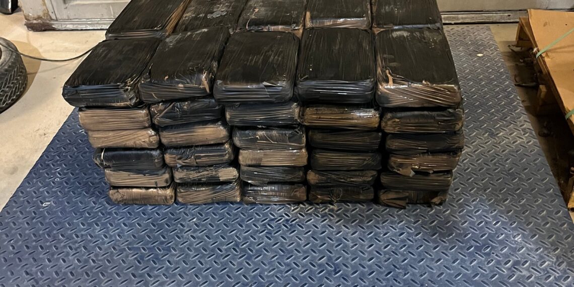 Decomisan 2 mdd de cocaína en Puente Dos de Eagle Pass