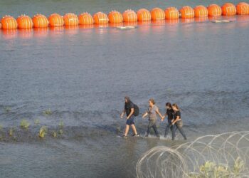 Expresa Manolo respeto ante nuevas boyas en el río Bravo y anuncia más operativos de migración