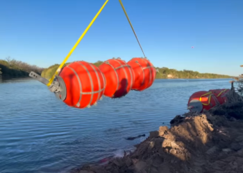 Instala Abbott más boyas en el Río Bravo