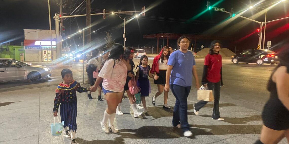 Miles de familias festejaron Halloween en calles de PN