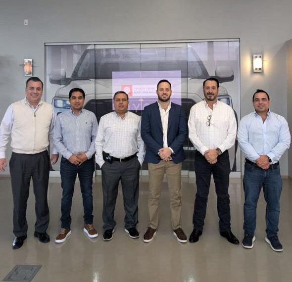 Inicia Jacobo gira en SA; buscará recursos de NADBank para infraestructura de PN