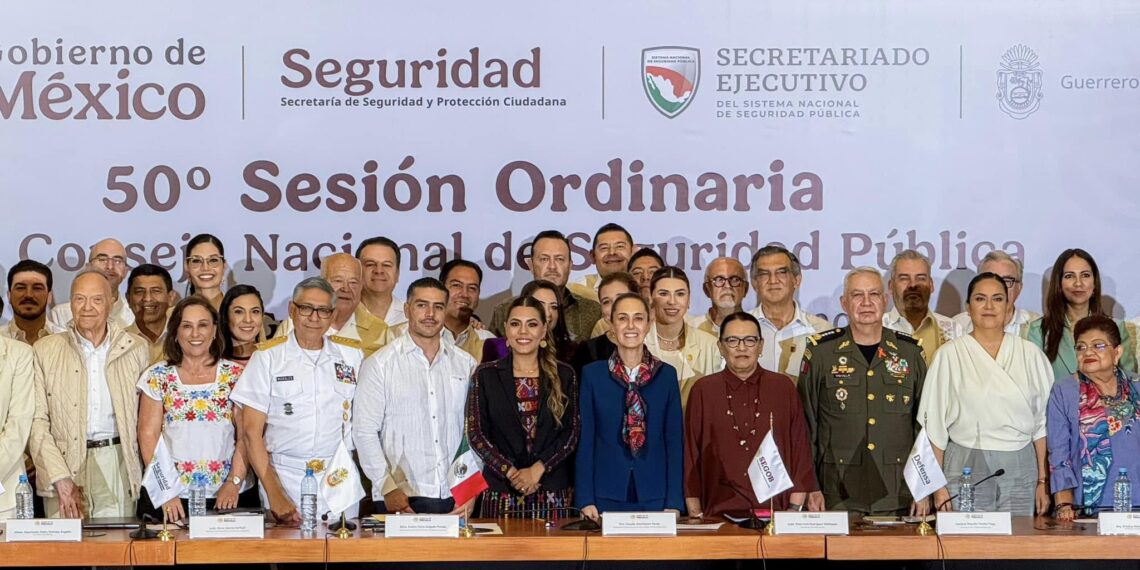 Pide Sheinbaum a gobernadores fronterizos estar atentos ante deportaciones que empezarían en Febrero de 2025
