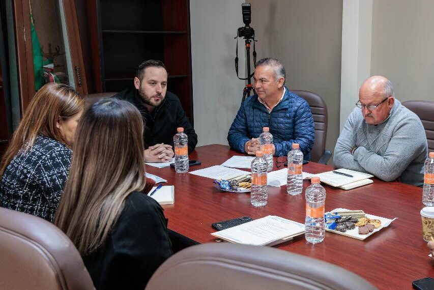 Le ponen otro “asesor” a Menera en SIMAS; Consejo lo rechazará