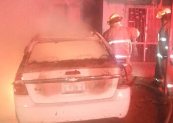 Incendian auto en colonia Palmas; es el segundo caso en un año