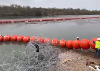 Instala Texas más boyas en el Río Bravo en primer día de gobierno de Trump