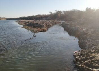 Arrasan cauce del Río Bravo sin permiso federal para suministrar cárcamos de SIMAS