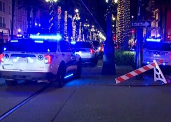 Desmiente NYT que responsable de atropellamiento masivo en Nueva Orleans fuera migrante que cruzó por Eagle Pass