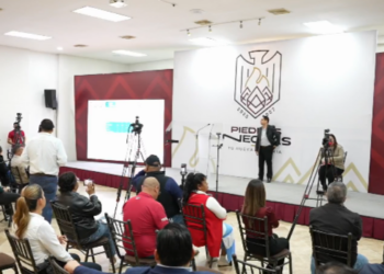 Realizan «Mañanera» sobres SIMAS sin gerente, Lorenzo Menera