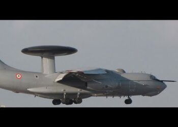 Detectan avión militar de EU en frontera de Coah y Tx