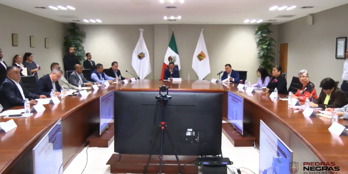 Destituyen a Secretario de Ayuntamiento reconociendo que no hay pruebas en su contra