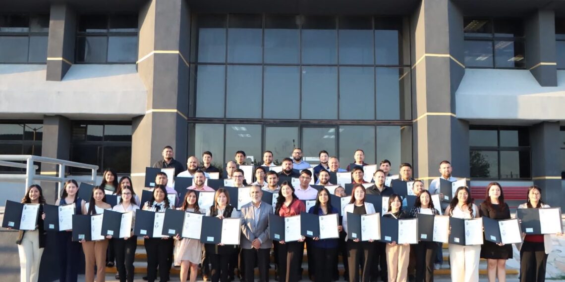 Entrega de títulos y cédulas profesionales en el Tec de Acuña: Un paso más hacia el futuro