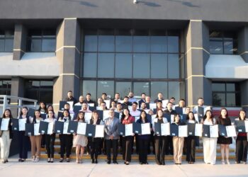 Entrega de títulos y cédulas profesionales en el Tec de Acuña: Un paso más hacia el futuro