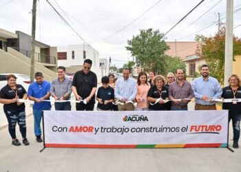 VAMOS POR MÁS DE 650 CUADRAS DE PAVIMENTO EN ESTA ADMINISTRACIÓN: EMILIO DE HOYOS
