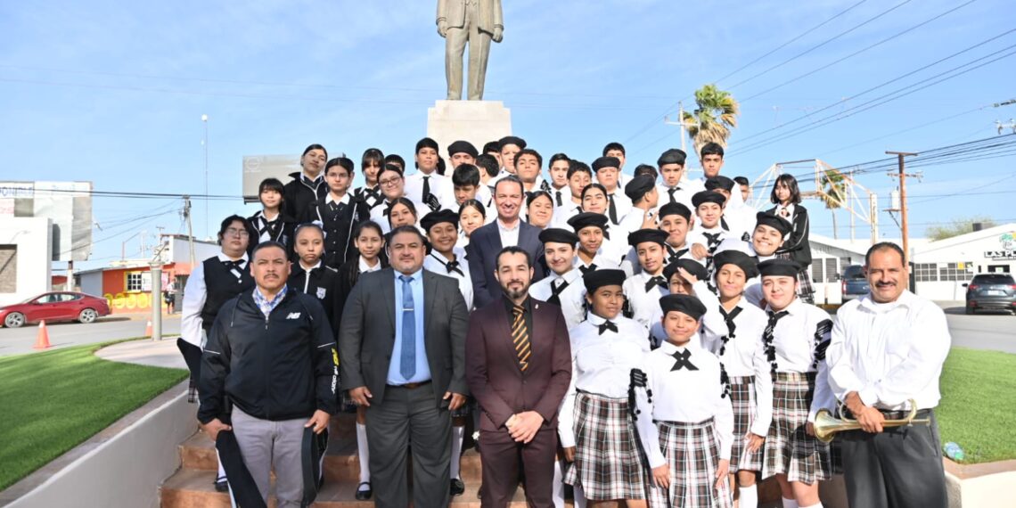 Autoridades y estudiantes conmemoran el LXXXVII Aniversario de la Expropiación Petrolera