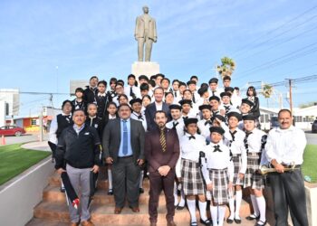 Autoridades y estudiantes conmemoran el LXXXVII Aniversario de la Expropiación Petrolera