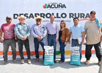 GOBIERNO DE ACUÑA LE CUMPLE A LOS EJIDOS: INICIA APOYO AL CAMPO