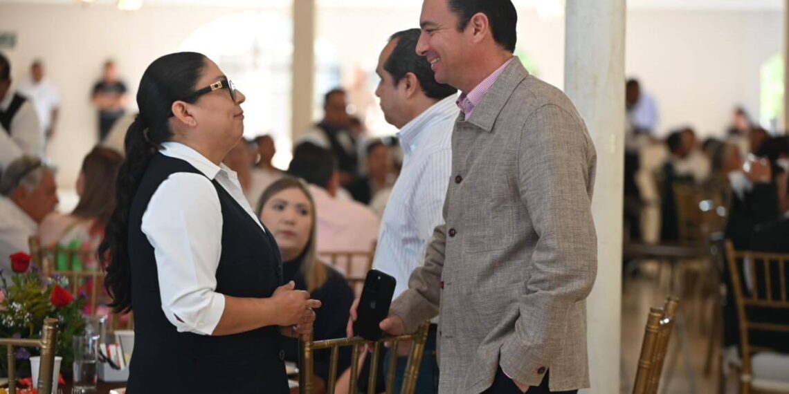 Gobierno de Acuña reconoce a enfermeras y enfermeros