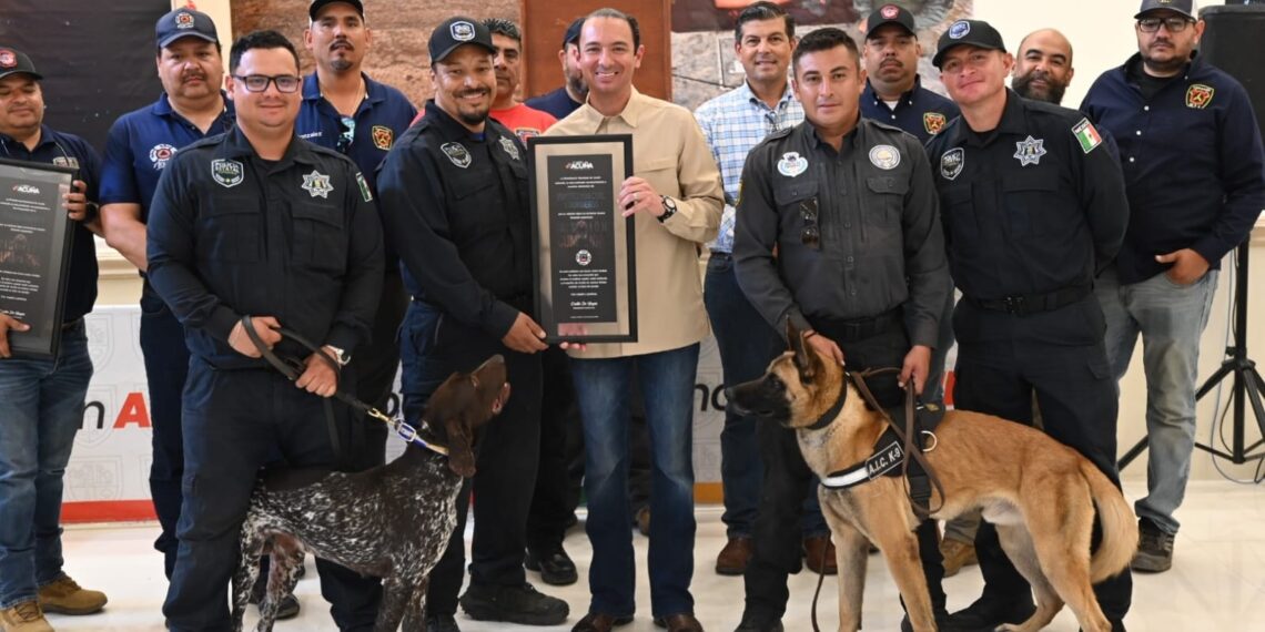Acuña da la bienvenida a sus héroes; regresan bomberos, Protección Civil y Fundación 911 de apoyar emergencia por inundaciones en Texas