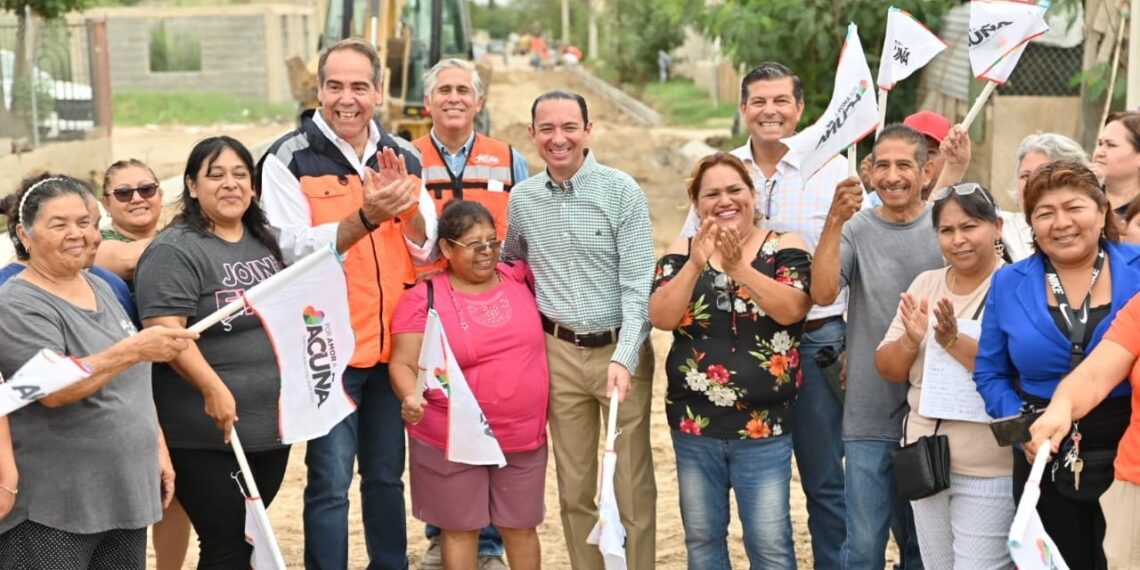 Alcalde Emilio de Hoyos da banderazo de arranque a pavimentación de 10 cuadras en col 5 de Mayo