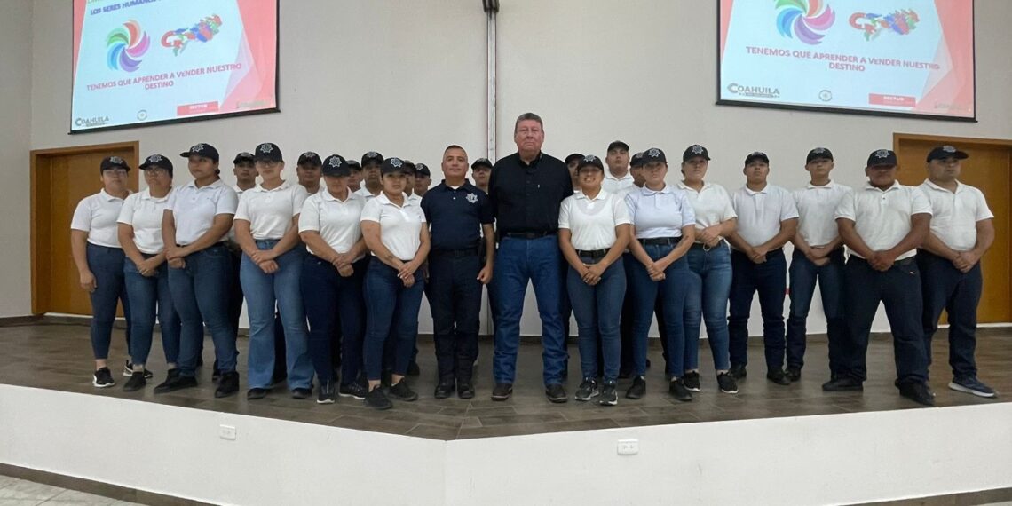 Impulsa Acuña calidad en servicios turísticos con formación de nuevos embajadores