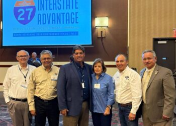 Acuña fortalece vínculos en conferencia Ports to Plains en Lubbock, Tx y gana sede para 2026