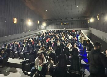 Con amor e inclusión, niños y jóvenes de Acuña disfrutan un día de cine especial