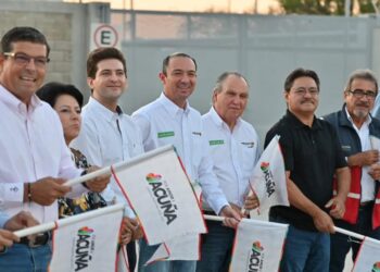 Acuña da bienvenida a regreso de paisanos