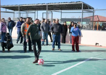 Gobierno de Acuña entrega plaza renovada en colonia Villa Milenio