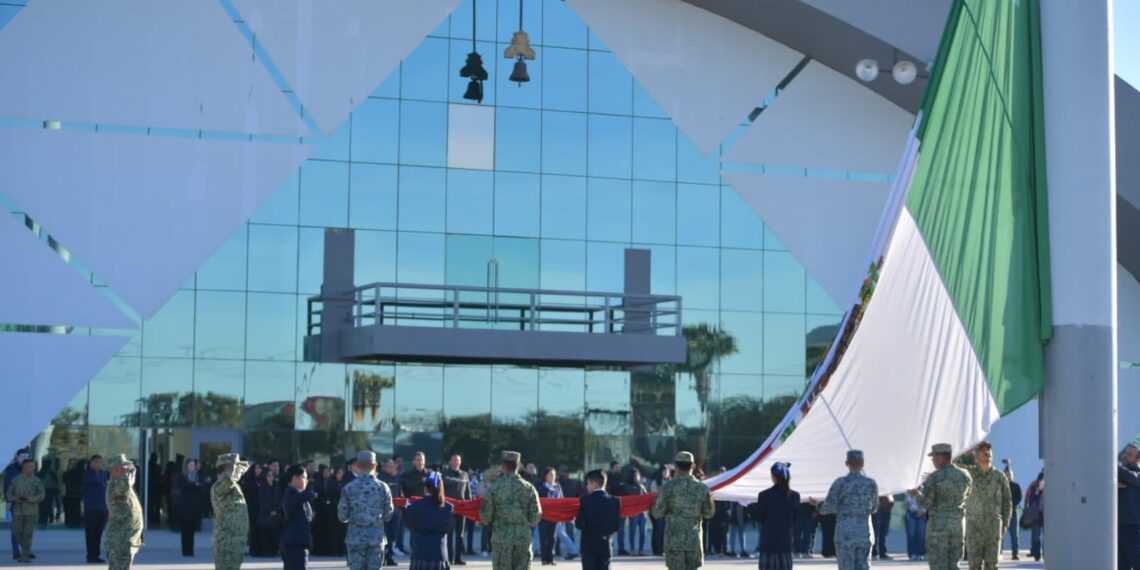 Acuña conmemora el CIX aniversario de la Constitución Mexicana