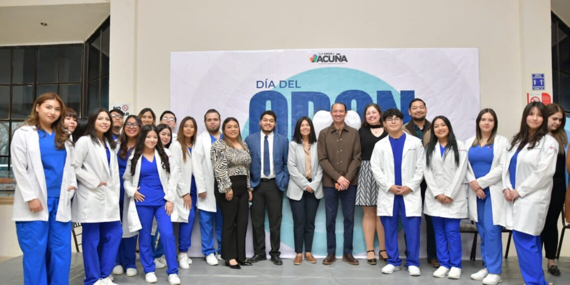 Gobierno municipal reconoce trayectoria de odontólogos de Acuña