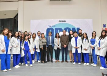 Gobierno municipal reconoce trayectoria de odontólogos de Acuña
