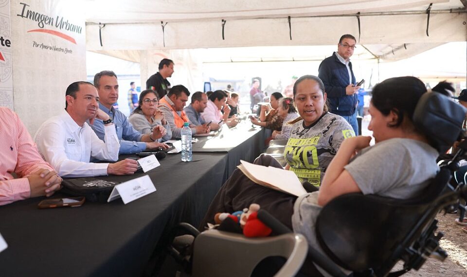 Brigada «Por Amor a Nuestra Gente» llega a fraccionamiento El Paraíso